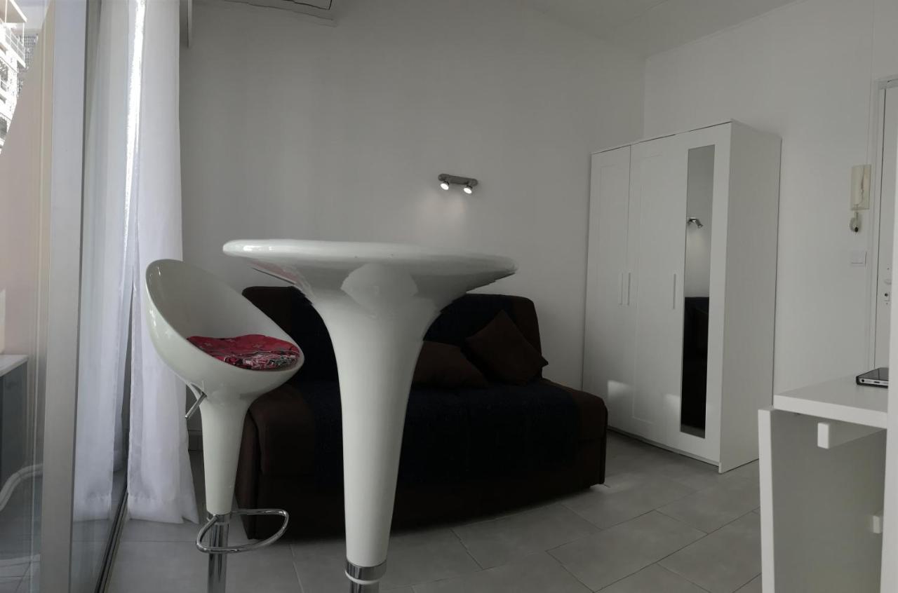 אפרטהוטל ניס Studio Carre D'Or Situe A 50 M De La Plage מראה חיצוני תמונה